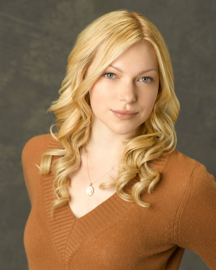 Laura In October Road HQ Laura Prepon Photo 25464528 Fanpop